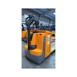 EJE 120 G 115 670 - Transpaleteira Elétrica Seminova | 98132648