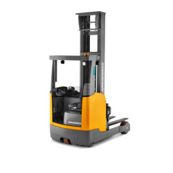 Compre uma Empilhadeira Retrátil seminovo