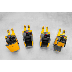 ERE 225 G 115 540 - Transpaleteira Elétrica Embarcada Seminova | 98102246