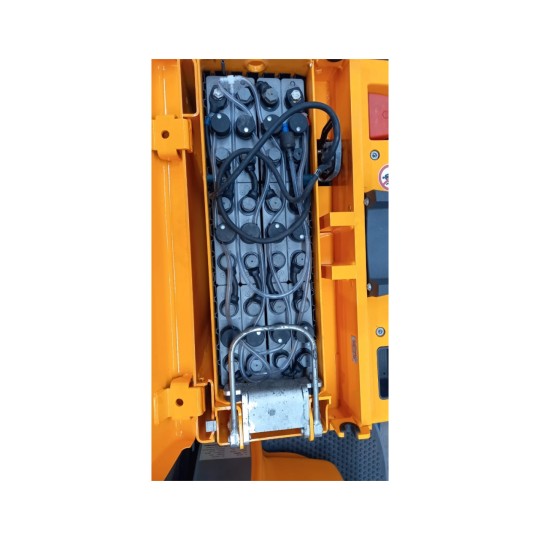 EJE 120 G 115 670 - Transpaleteira Elétrica Seminova | 98132646