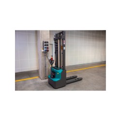 Empilhadeira Elétrica Patolada LITIO- PSE 1200 kg- 3200mm- N21062047777